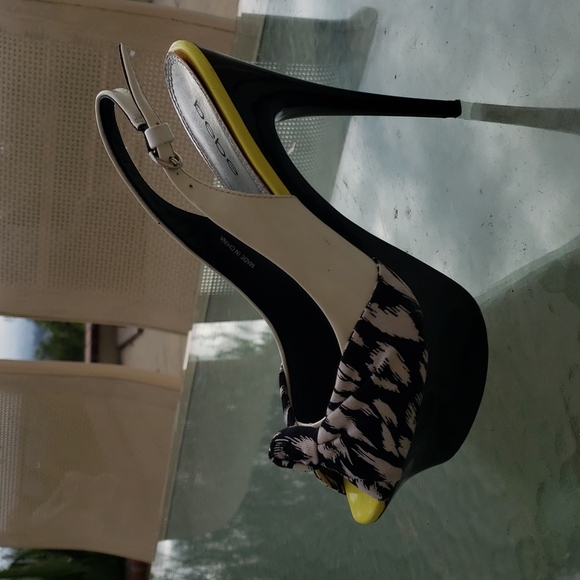 Shoes with platform and open toe - Picture 12 of 16